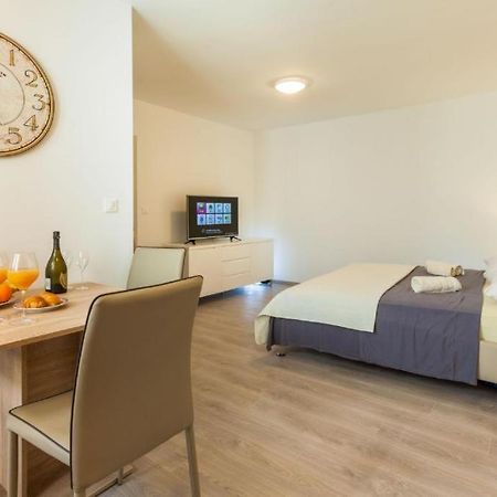 Apartments & Room Rollex スプリト エクステリア 写真