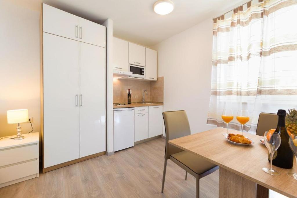 Apartments & Room Rollex スプリト エクステリア 写真